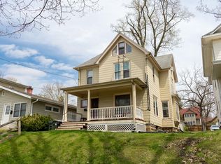 518 S Lucas St, Iowa City, IA 52240