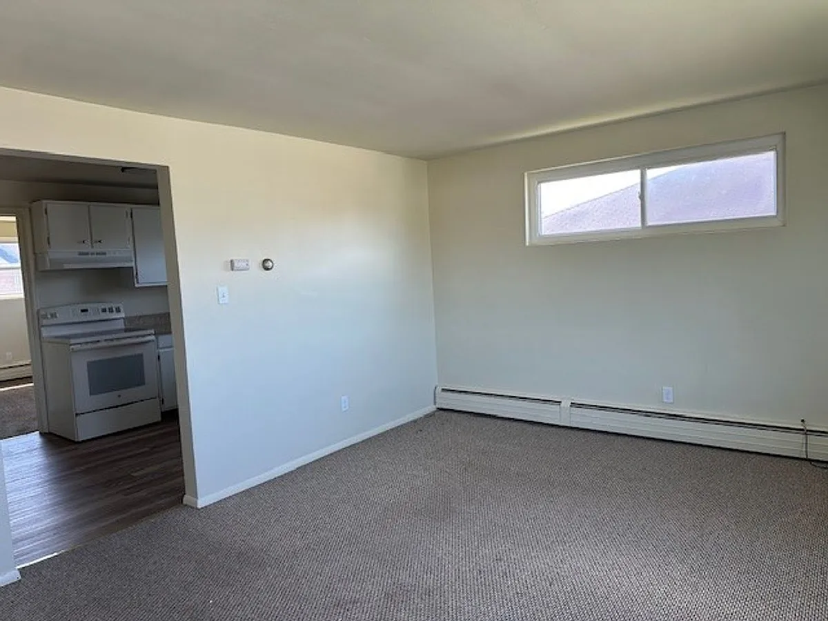 Building Photo - 150 Adelia St #4