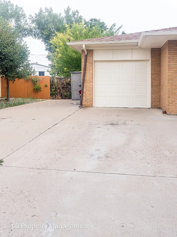 3025 W Saratoga Ave — Photo 2