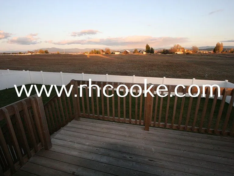 9204 N Oak St — Photo 15