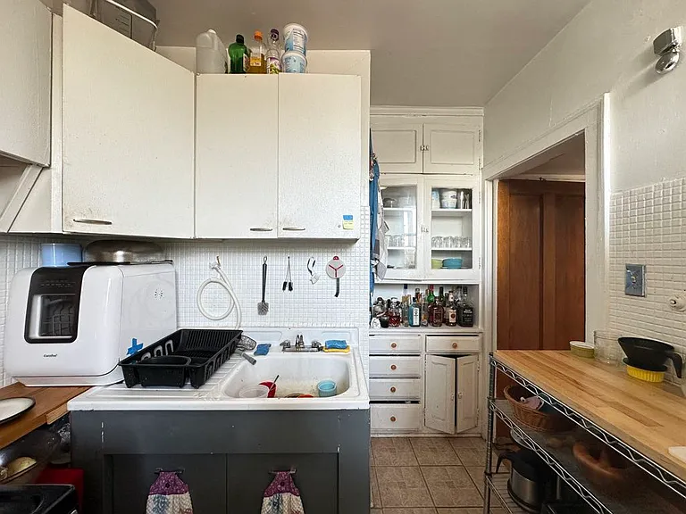3711 N Hoyne Ave #4 — Photo 5