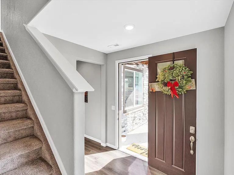 1554 Castle Creek Cir — Photo 20