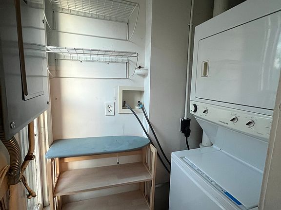 3rd image of 2522 Howard St NE Unit 1
