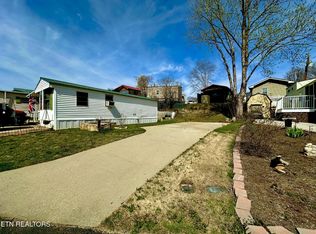 518 Flamingo Cir, Townsend, TN 37882