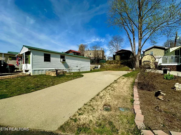 518 Flamingo Cir, Townsend, TN 37882