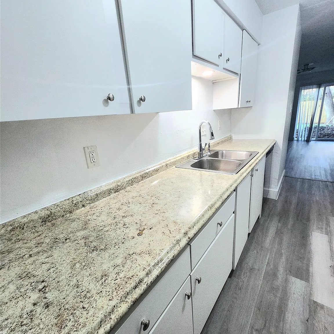 3 bed, 2.0 bath, 1250 sqft, $1,750 — Photo 4