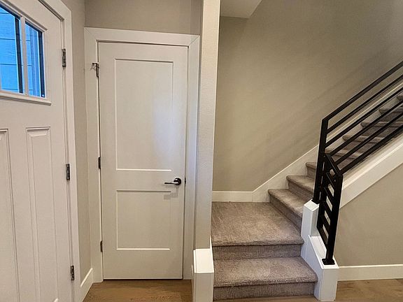 2nd image of 3572-3588 NE Garfield Ave #3576