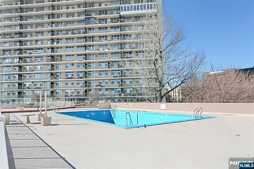 6040 Boulevard East #21J Photo 1