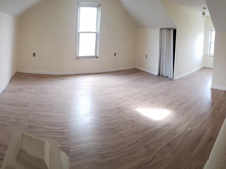 824 Fairmount Ave — Photo 13