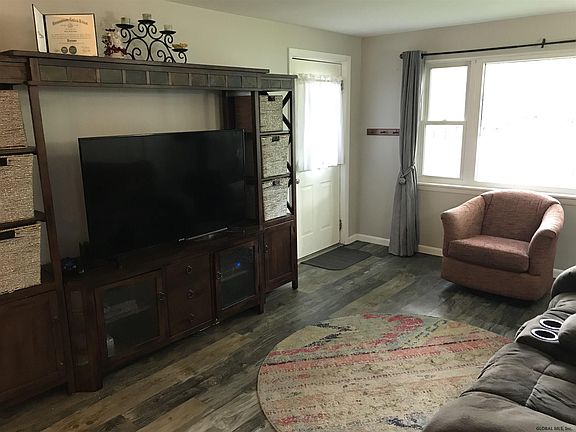 4th image of 21 A Woodcliffe Dr