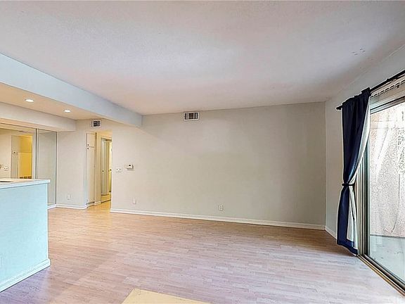 2nd image of 24464 Valle Del Oro Unit 202