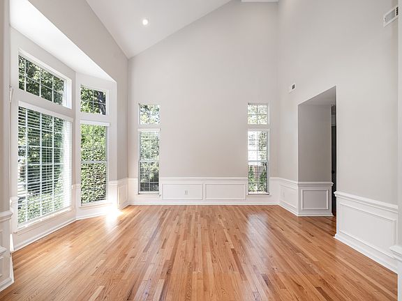 3rd image of 111 Monterey Dr