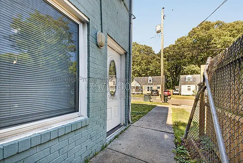 6249 Alexander St Photo 1