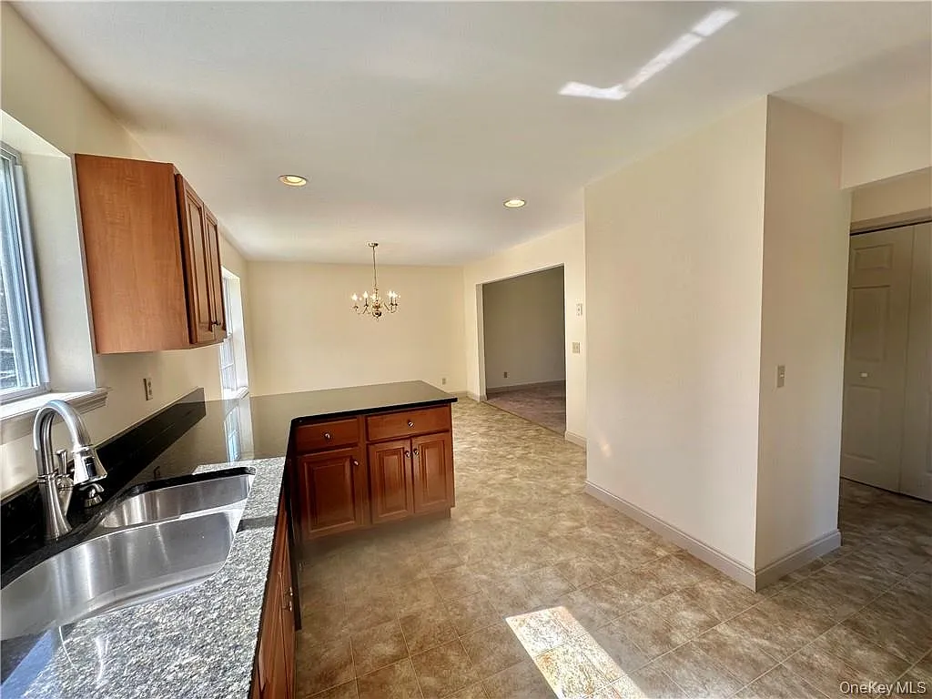 3 bed, 1.5 bath, 1506 sqft, $2,800 — Photo 4