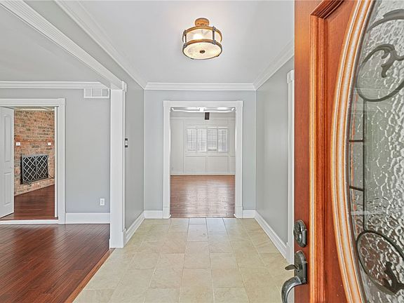 3rd image of 1006 Memphis Dr