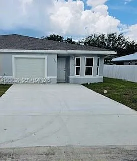 1407 Las Villas Blvd Photo 1