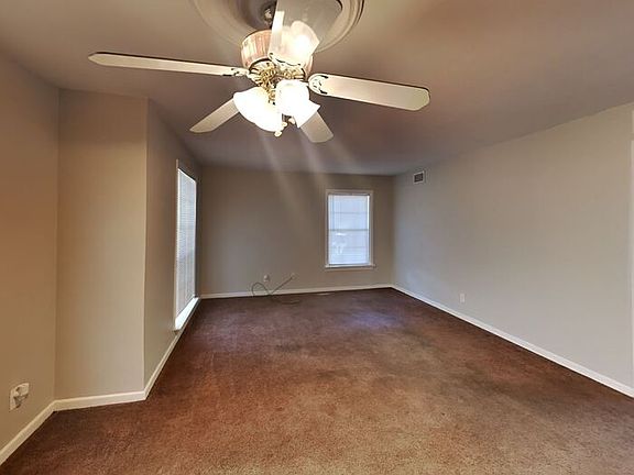 3rd image of 212 Park Ln