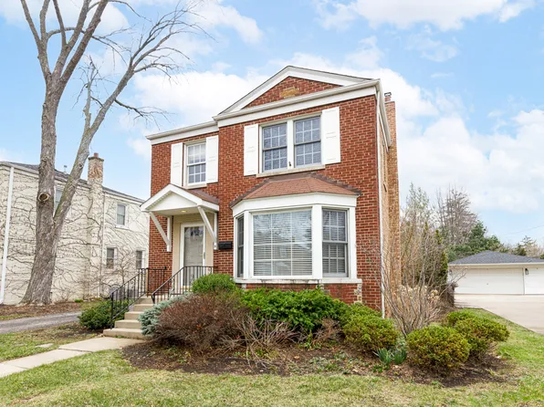 9 S Ridge Ave, Prospect Heights, IL 60005