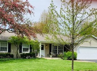 421 Carriage Hill Rd, Naperville, IL 60565