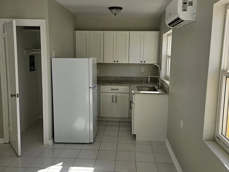 13041 Pelican Ln #5 — Photo 2