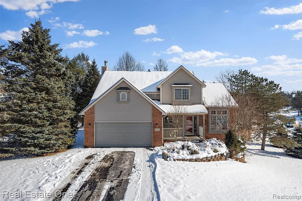 3494 Simsbury Dr, Pinckney, MI 48169 Zillow