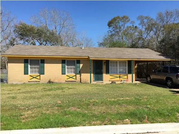 2426 Schillinger Rd N, Semmes, AL 36575