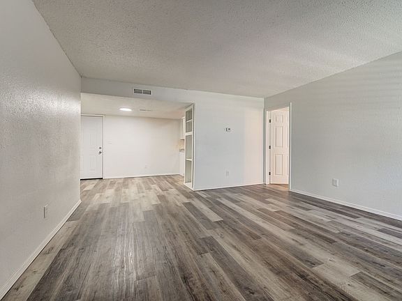 5th image of 1024 NW 105th St #655