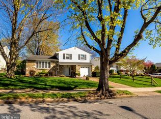 9726 Jeanes St, Philadelphia, PA 19115