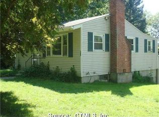 285 Paradise Dr, Brooklyn, CT 06234