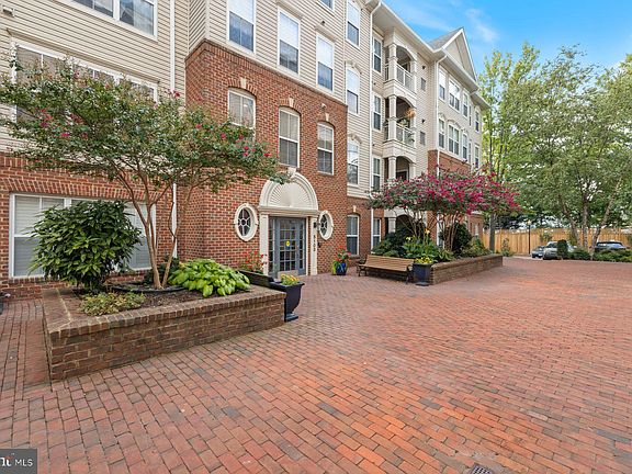 2nd image of 5108 Donovan Dr APT 204