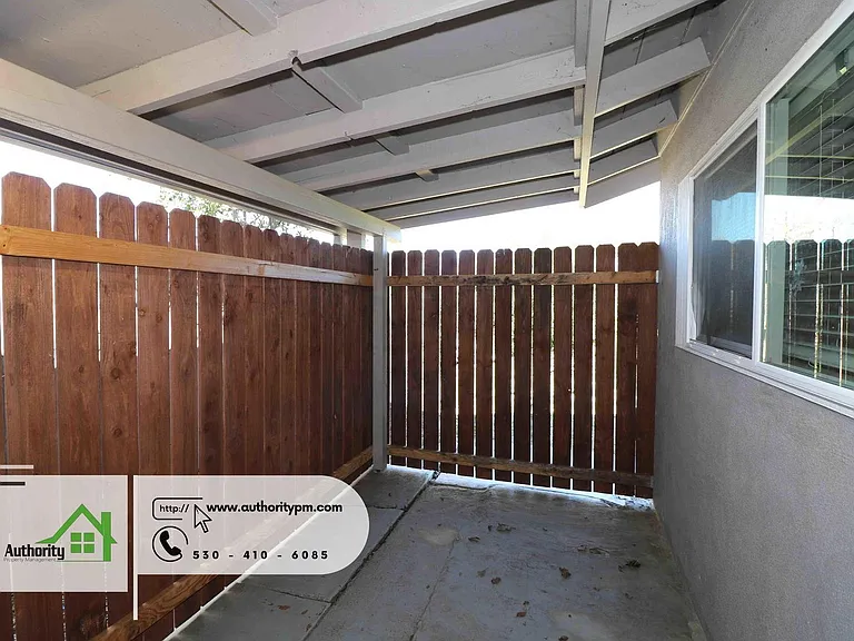 3457 Charles St — Photo 23