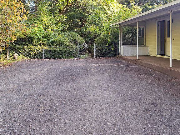 2nd image of 199 N Deer Hill Dr