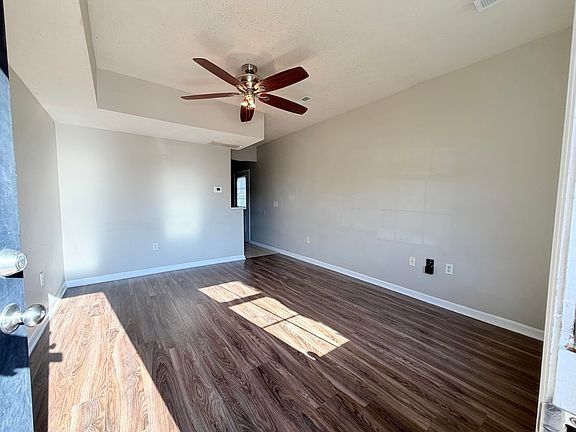 2nd image of 135 Woods Trl #2