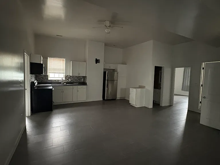 1223 W Leigh St #C — Photo 1
