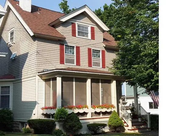 136 E 6th St, Oswego, NY 13126