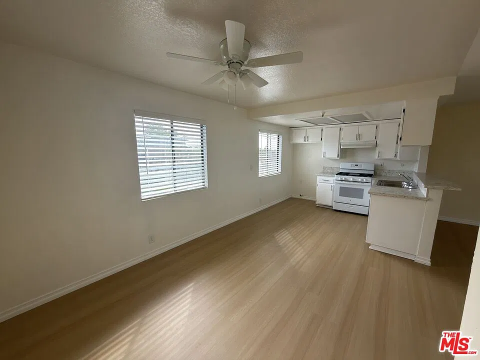 1 bed, 1.0 bath, 874 sqft, $2,325 — Photo 4