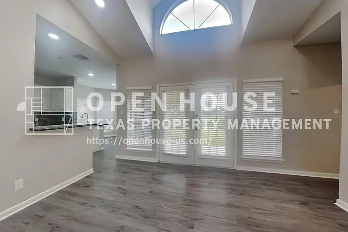 3 bed, 2.5 bath, 2193 sqft, $2,250 — Photo 3