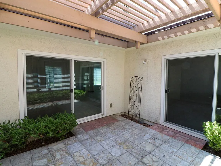 1050 Pacifica Dr — Photo 47