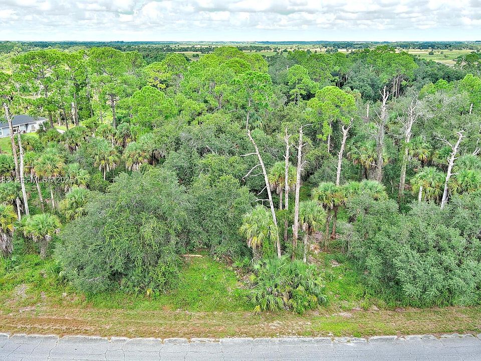 1st image of 232 Sparkle Dr