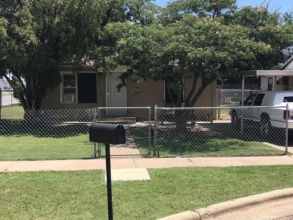 1st image of 124 N Avenue V