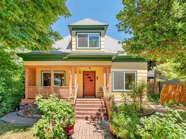 220 N Mount Shasta Blvd, Mount Shasta, CA 96067