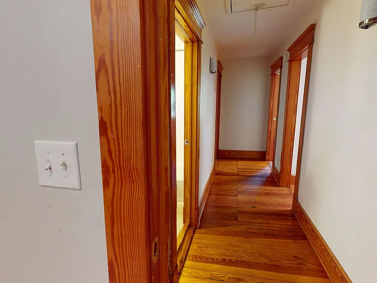 1915 E Market St #3 — Photo 25