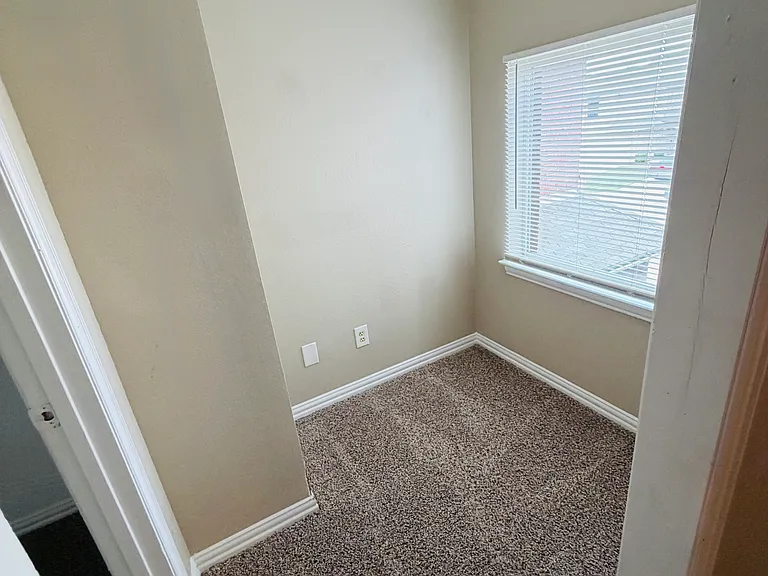 5808 Blackmon Ct — Photo 16
