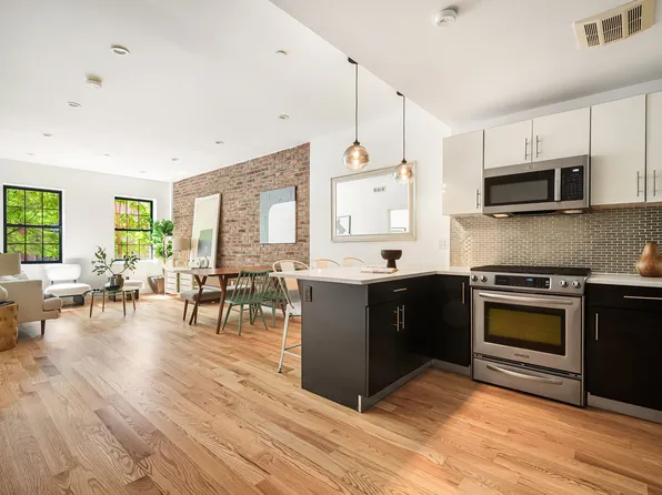 679 Quincy Street image 1 of 8