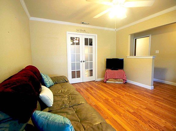 2nd image of 6204 N 32nd St