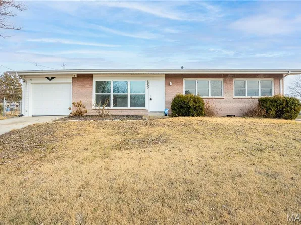1805 Flicker Dr, Florissant, MO 63031