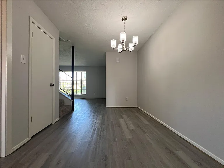 7012 Jetty Ln — Photo 5