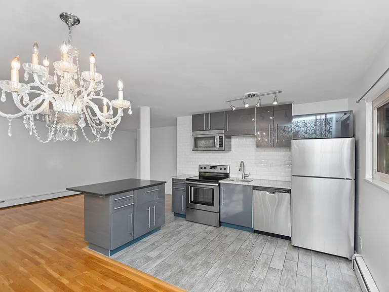 2821 Griffiths Ave-6922 2821 Griffiths Ave-6922