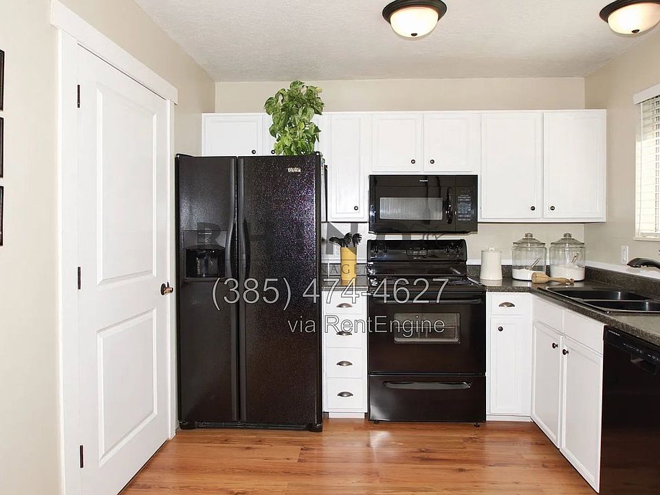 1st image of 251 W 1675 N