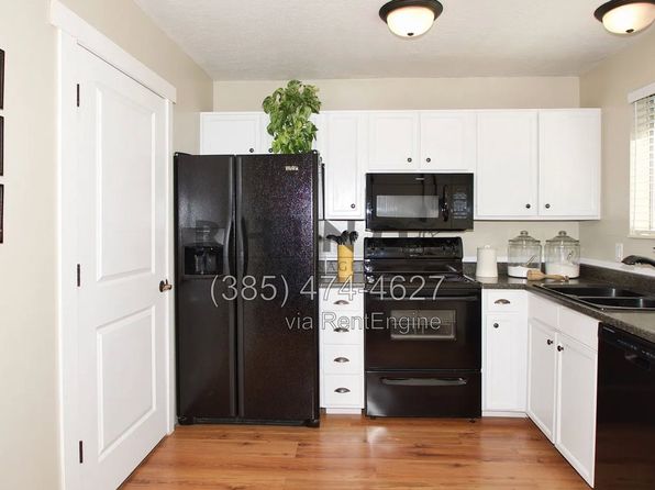251 W 1675 N